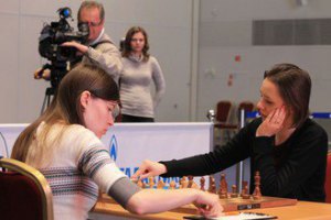 Шахматы: украинка Музычук сыграла вничью с россиянкой