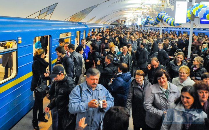 Київ підписав угоду з ЄІБ про 50 млн євро кредиту на купівлю нових вагонів метро