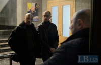 Тюремщики разрешили Яценюку и Турчинову встретиться с Тимошенко