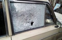 Боевики обстреляли гражданский автомобиль в Майорске