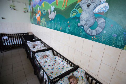 У Хмельницькому з кишковою інфекцією госпіталізовано 24 дитини, в тому числі 11 віком до року