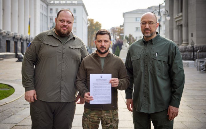 Як соцмережі ілюструють сколіоз влади 