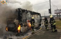 Под Киевом загорелась маршрутка, в которой ехали 20 пассажиров и водитель