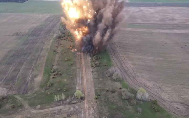 ДСНС оприлюднила відео знищення 475 ворожих боєприпасів