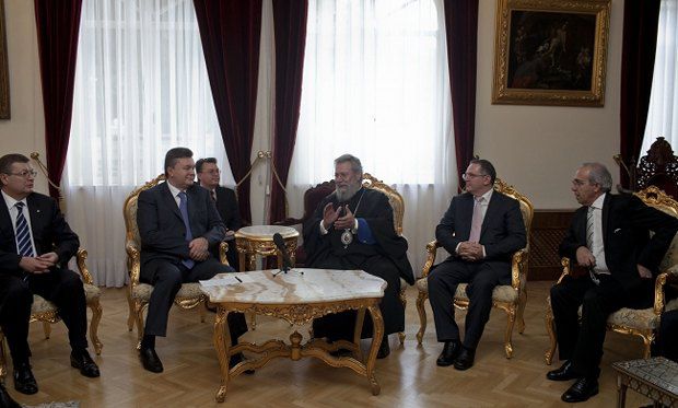 Виктор Янукович встретился с архиепископом Хризостомом II