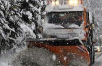 В Крыму на уборку снега направлены БТРы