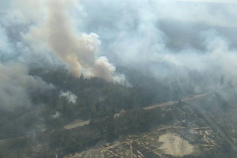 Площу лісової пожежі в Чорнобильській зоні вдалося зменшити до 6 гектарів (оновлено)