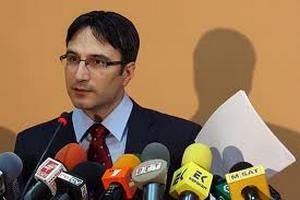 Министр призвал болгар покупать одежду и обувь
