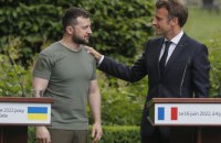 Зеленський подякував Франції та Макрону за допомогу Україні