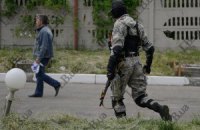 У Луганській області під час штурму підрозділу Нацгвардії терористи підірвали склад зброї