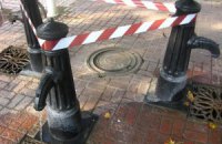 Бізнес на людях: у Києві закрили бювет, щоб продавати воду