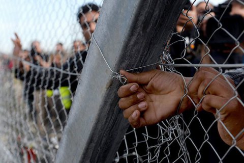 Власти Венгрии планируют задерживать всех искателей убежища