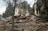 В результате авиаудара России по драмтеатру в Мариуполе погибли около 300 человек, – горсовет со ссылкой на свидетелей