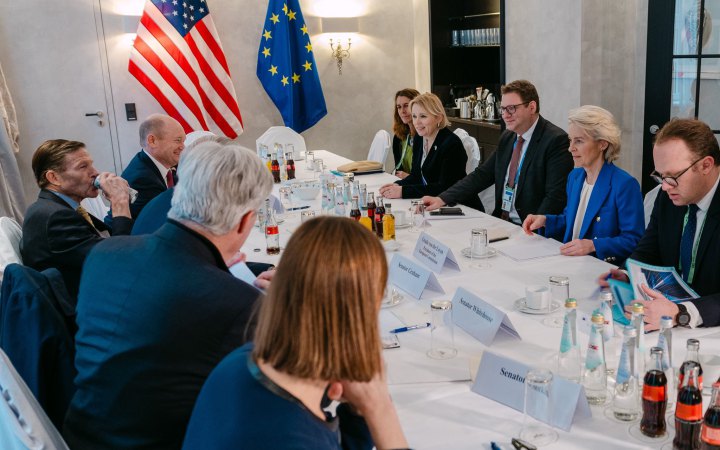 Президентка Єврокомісії обговорила санкції проти Росії з сенаторами США