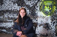 У перший місяць служби вивезла дроном пораненого побратима. Історія 19-річної операторки НРК