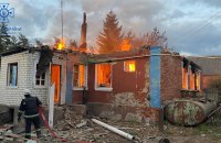 Внаслідок російських обстрілів на Харківщині виникла пожежа у приватному секторі