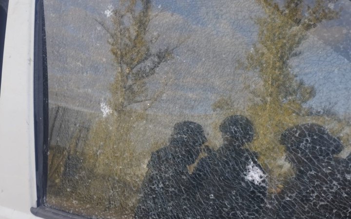 На Харківщині екіпаж поліції потрапив під ворожий обстріл під час евакуації цивільних