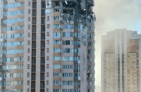У Києві окупанти обстріляли аеропорт "Жуляни", влучили у багатоповерховий житловий будинок