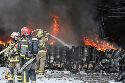 17 людей загинули в Москві в результаті пожежі на складі (оновлено)