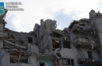 Російська армія скинула авіабомбу на житловий будинок у Купʼянську