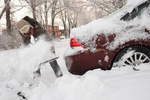 Николаевские спасатели вытащили из-под снега 31 автомобиль