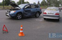 На перехресті в Києві зіткнулися машини