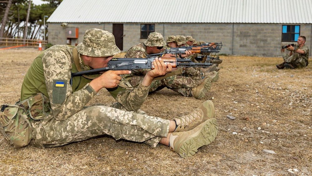 Навчання українських воїнів проводять у підрозділах 11 бригади допомоги силам безпеки Британської армії та полку Королівських ВПС.
