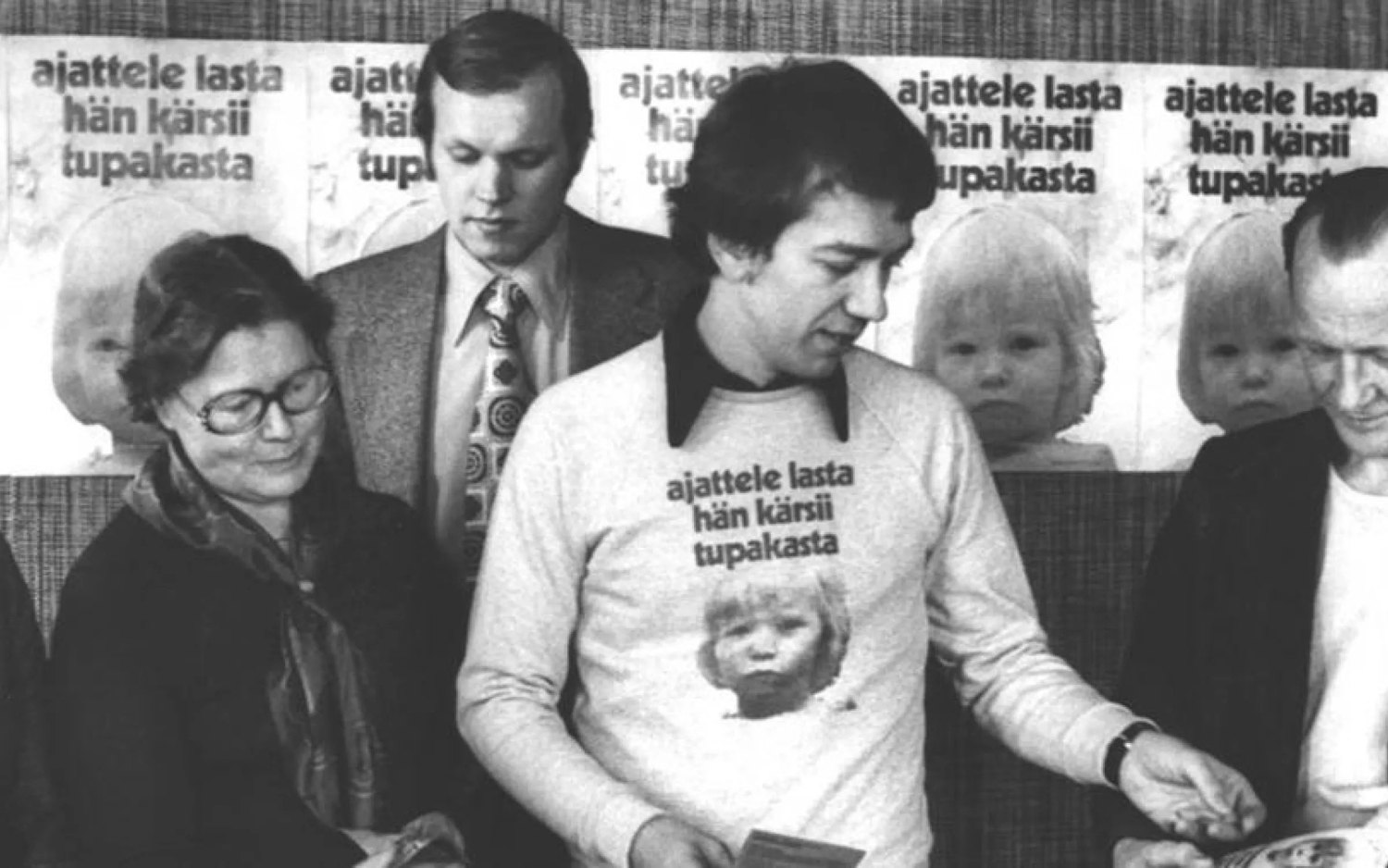 Під час реалізації проєкту «Північна Карелія» (North Karelia Project) , першої у світі масштабна громадська ініціатива з профілактики серцево-судинних захворювань, у Фінляндії в 1972 році. 