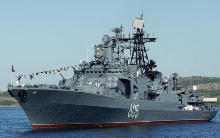 На півночі РФ горить черговий російський корабель