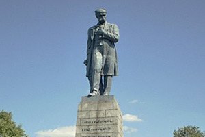 ​В Днепропетровске памятник Шевченко отремонтируют за 1,5 млн грн