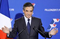 Кандидата в президенты Франции Фийона обсыпали мукой в Страсбурге