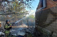 На Дніпропетровщині ворог пошкодив будинки, ферму, гімназію і комунальне підприємство