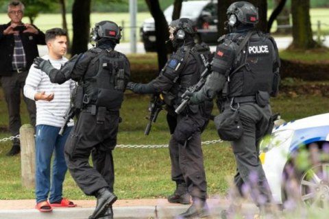 Парламент Новой Зеландии запретил полуавтоматическое оружие после терактов в мечетях