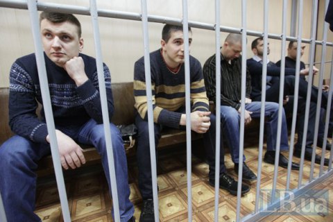Суд продлил арест четверых "беркутовцев" по делу о расстреле Евромайдана