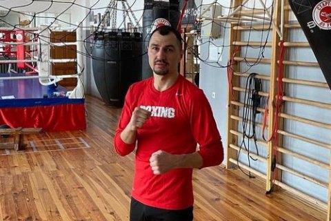 Український боксер прилетів у Лос-Анджелес для підготовки до чемпіонського бою з Раміресом
