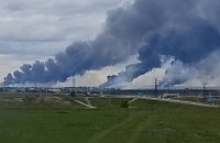 ЗМІ: Росія почала споруджувати укриття для літаків на військових базах у Криму