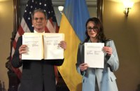 Головне за ніч та ранок четверга, 1 травня: атака "шахедів" на Одесу, майже 200 боєзіткнень, "історична угода" зі США