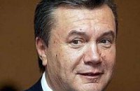 Янукович в день матча "Шахтера" едет якобы в церковь в Донецке