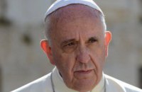 Папа Римский Франциск упал во время мессы в Польше