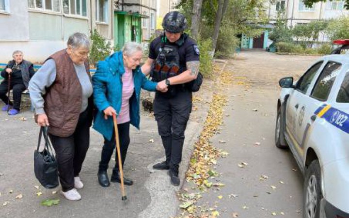 Поліцейські з день евакуювали з Куп’янського району 27 людей