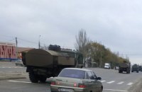 Росіяни переміщують військову техніку у Маріуполі у бік Лівобережного району