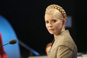 Тимошенко уверена, что Азарова уволят