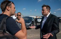 Маск здався: штучному інтелекту Grok заборонять "роздягати" фотографії