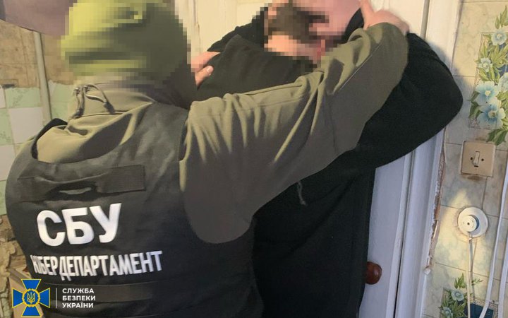 Двоє піарників створили понад 200 сайтів, на яких прославляли РФ та дискредитували ЗСУ