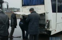 В Киеве грузовик протаранил автобус с пассажирами