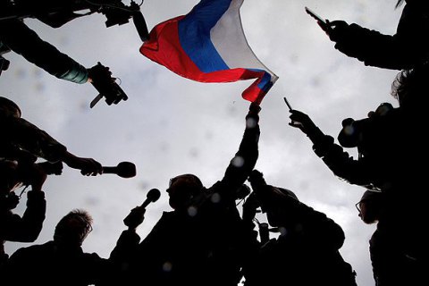 В центре Москвы силовики задержали более 200 человек
