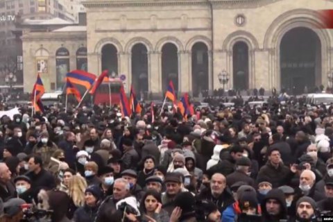 Опозиція Вірменії оголосила загальнонаціональний страйк