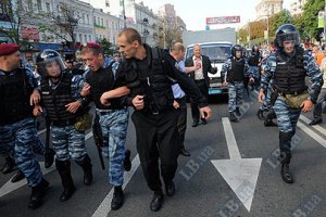"Беркуту" удалось "отбить" автозак с Тимошенко у депутатов
