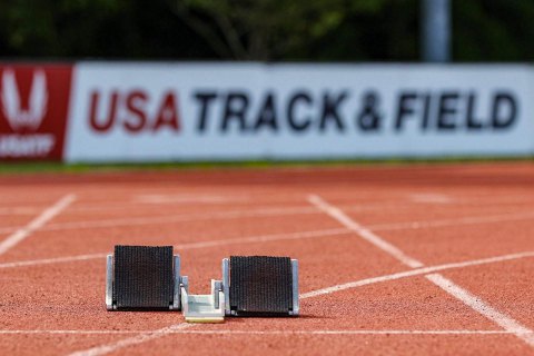Збірну США з легкої атлетики дискваліфікували в змішаній естафеті 4х400 м після перемоги у кваліфікації