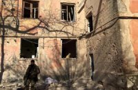 Трое военных получили ранения в Луганской области в среду 